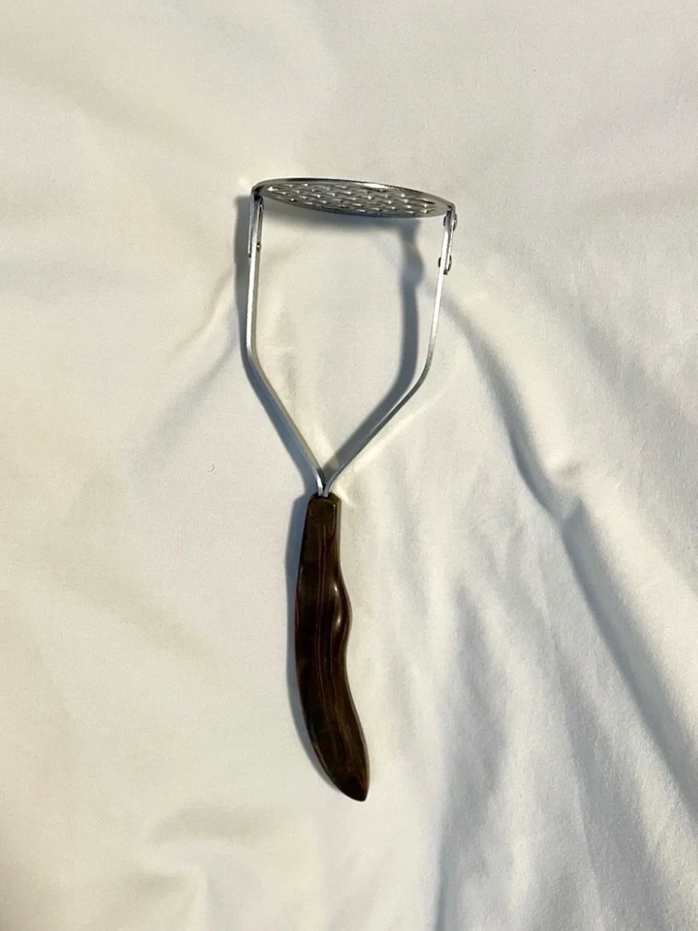 *VINTAGE* Cutco #14 Manual Potato Masher  - Brown Wood-like Handle - Made in USA
